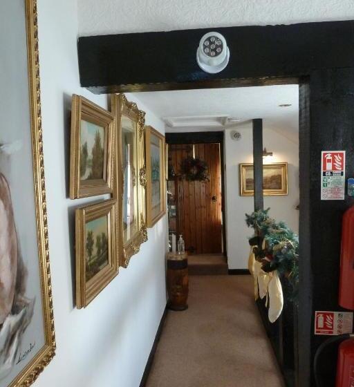 פנסיון Newark Lodge Guest House