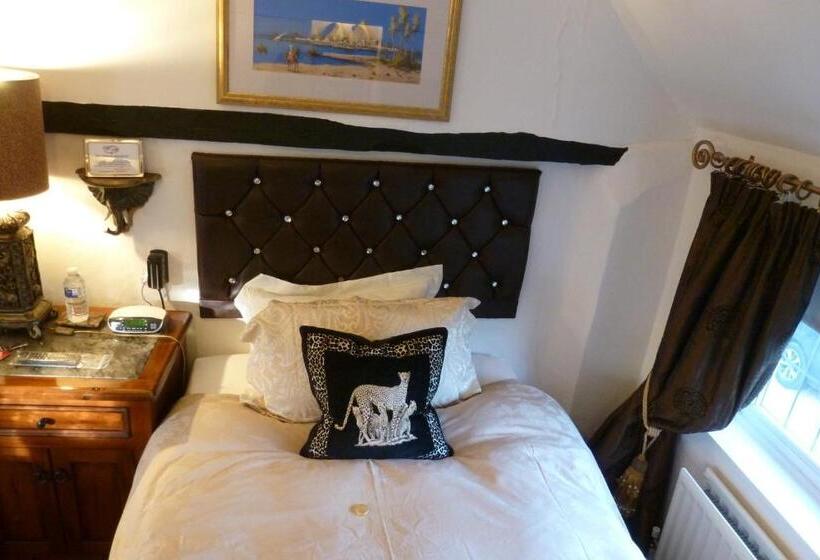 פנסיון Newark Lodge Guest House