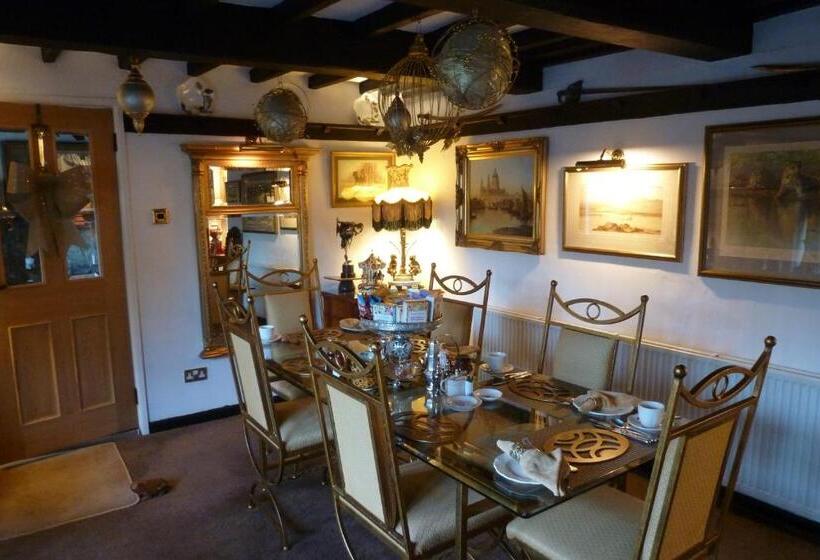 פנסיון Newark Lodge Guest House