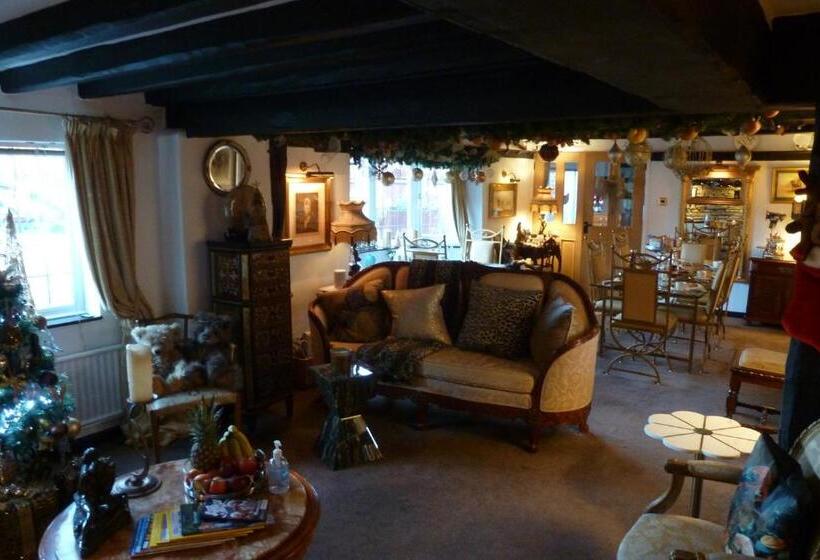 פנסיון Newark Lodge Guest House