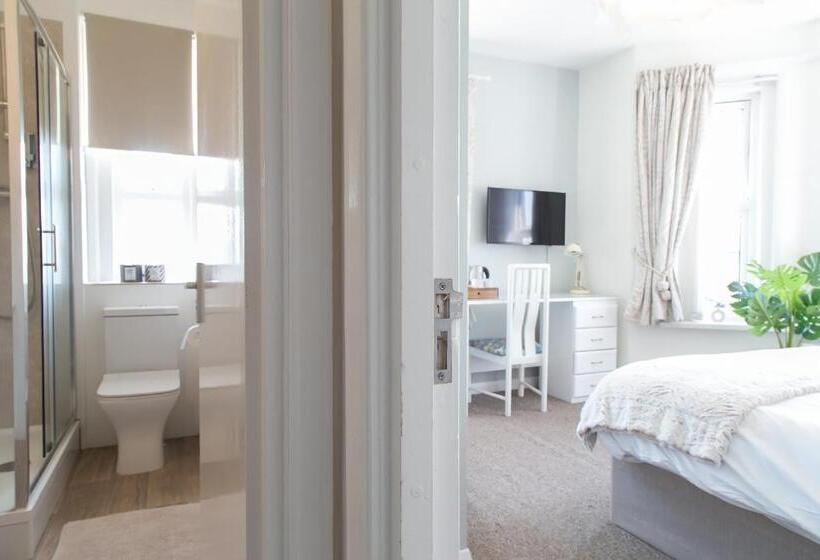 פנסיון Poole Park House