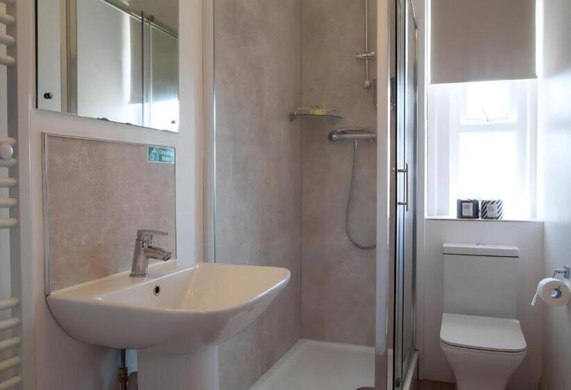 פנסיון Poole Park House