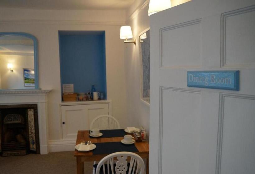 بنسيون Radcliffe Guest House