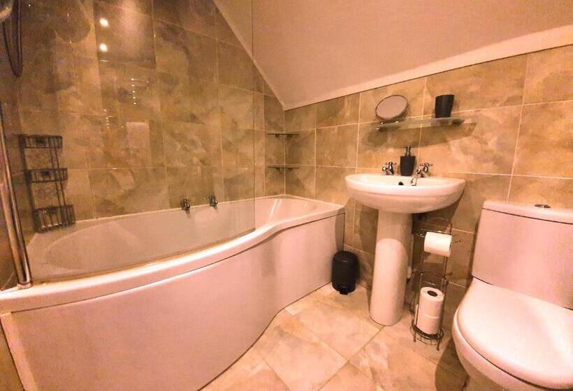 بنسيون Radcliffe Guest House