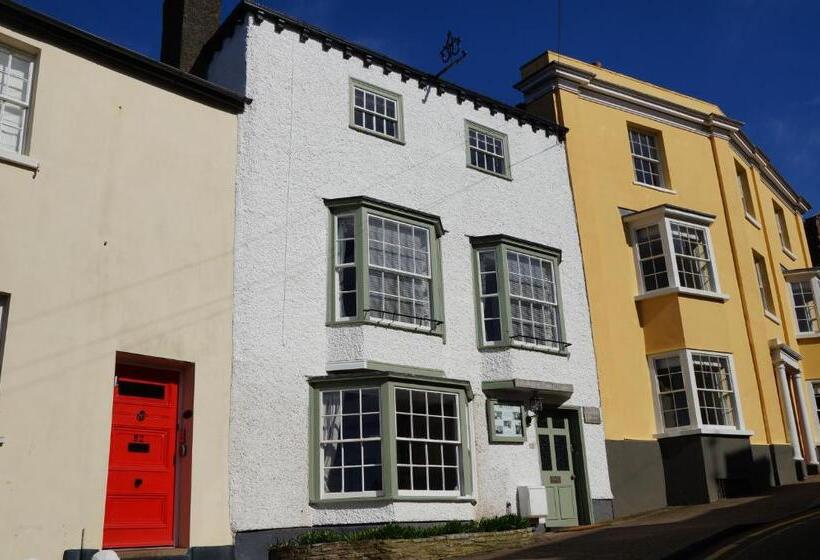 بنسيون Radcliffe Guest House