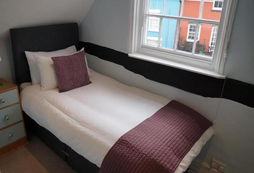 بنسيون Radcliffe Guest House