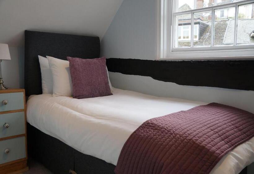 بنسيون Radcliffe Guest House