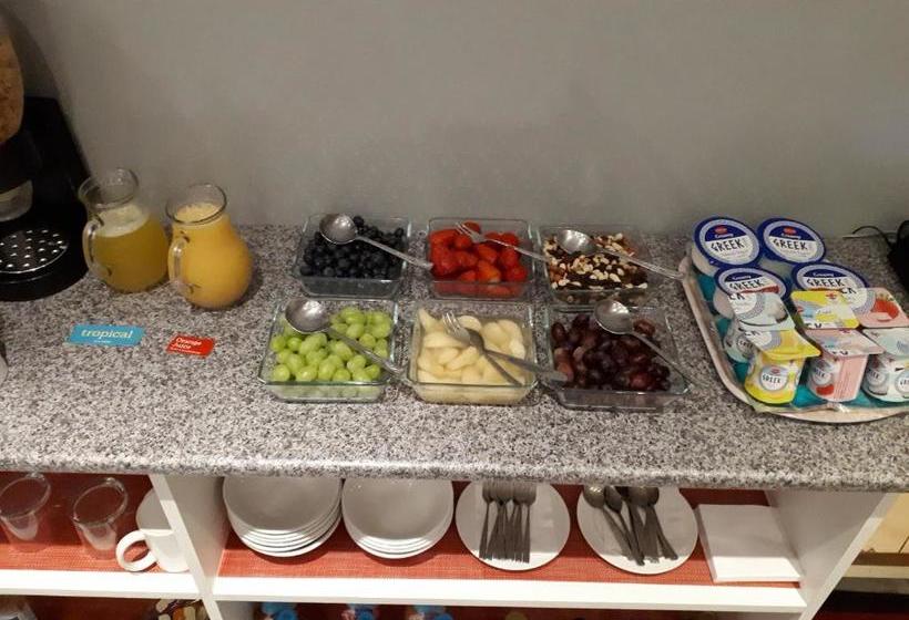 פנסיון Rowanlea Guest House