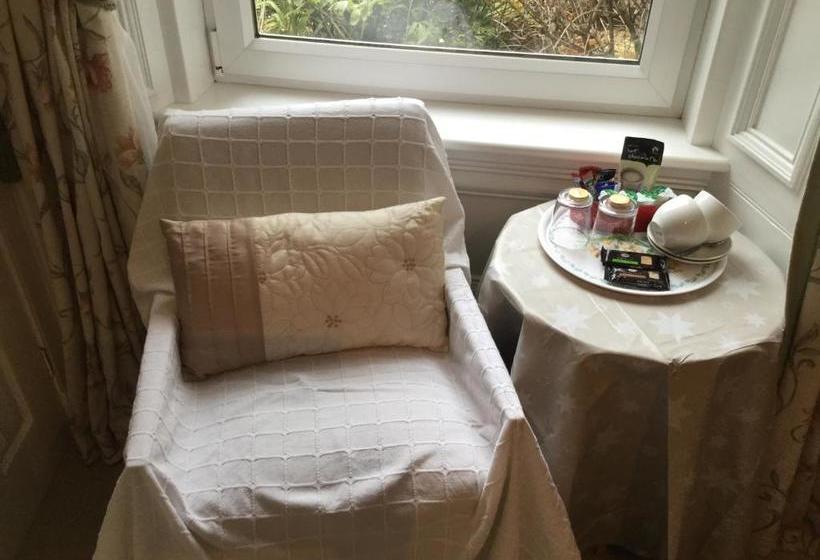 פנסיון Rowanlea Guest House