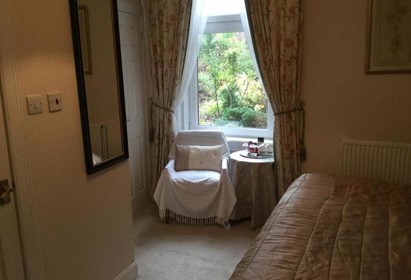 פנסיון Rowanlea Guest House