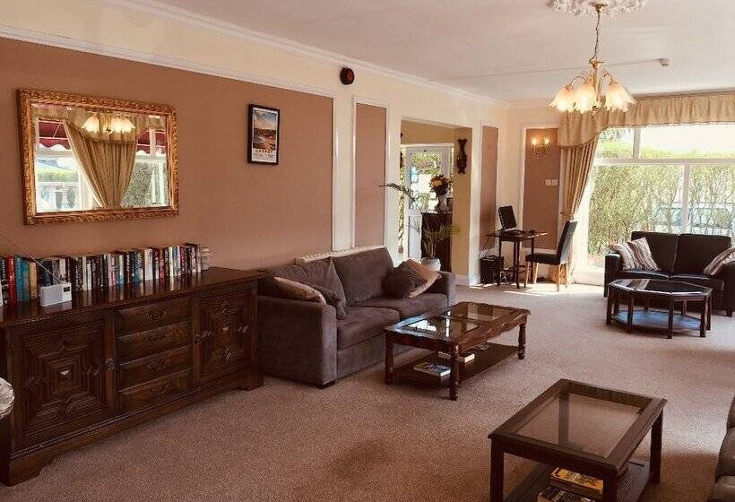 پانسیون Seawold Guest House