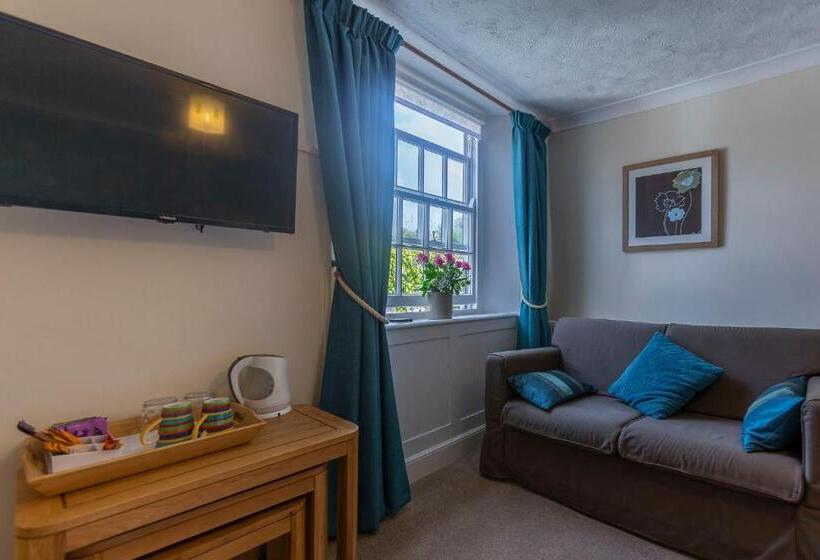 Пансион Stratton Gardens