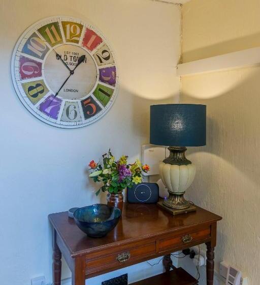 Пансион Stratton Gardens