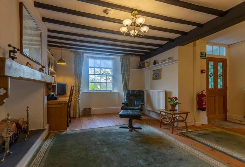 Пансион Stratton Gardens