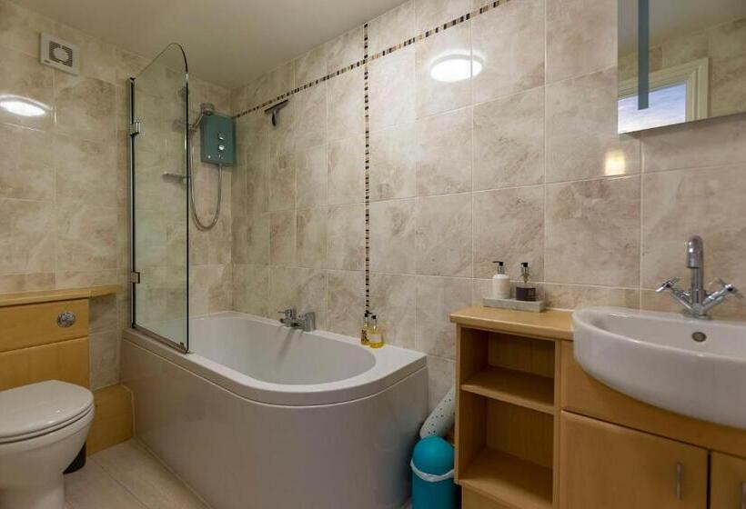 Пансион Stratton Gardens