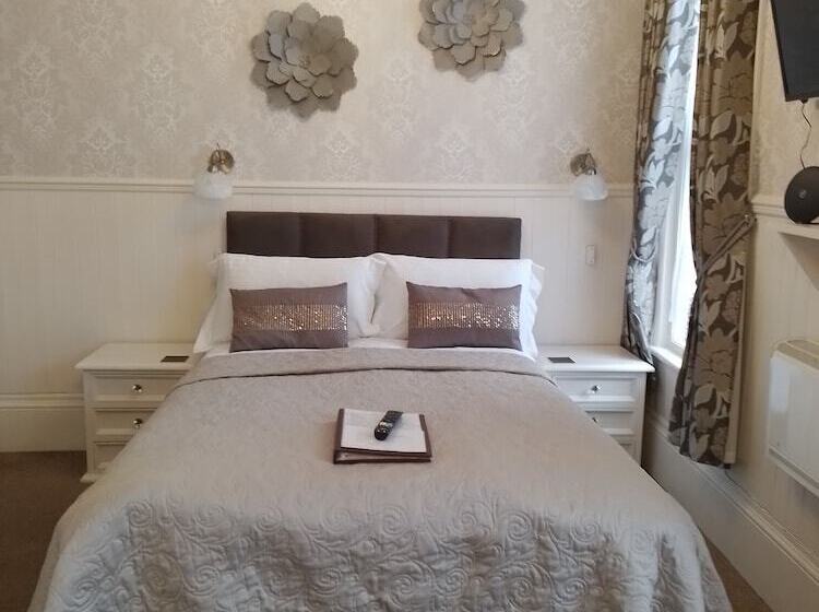 פנסיון Sunflower Lodge