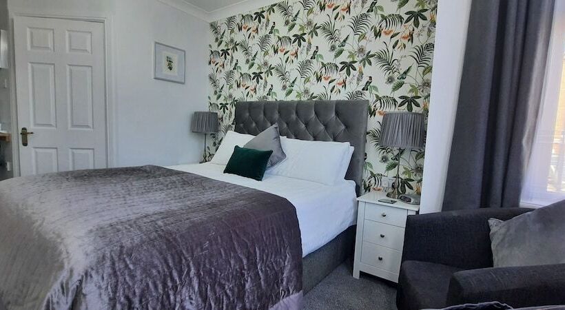 פנסיון Sunflower Lodge