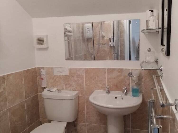 פנסיון Sunflower Lodge