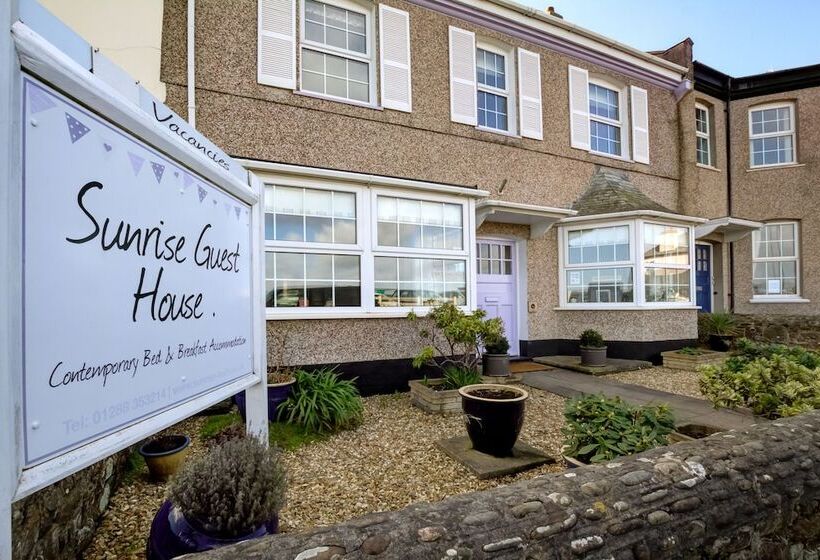 פנסיון Sunrise Guest House