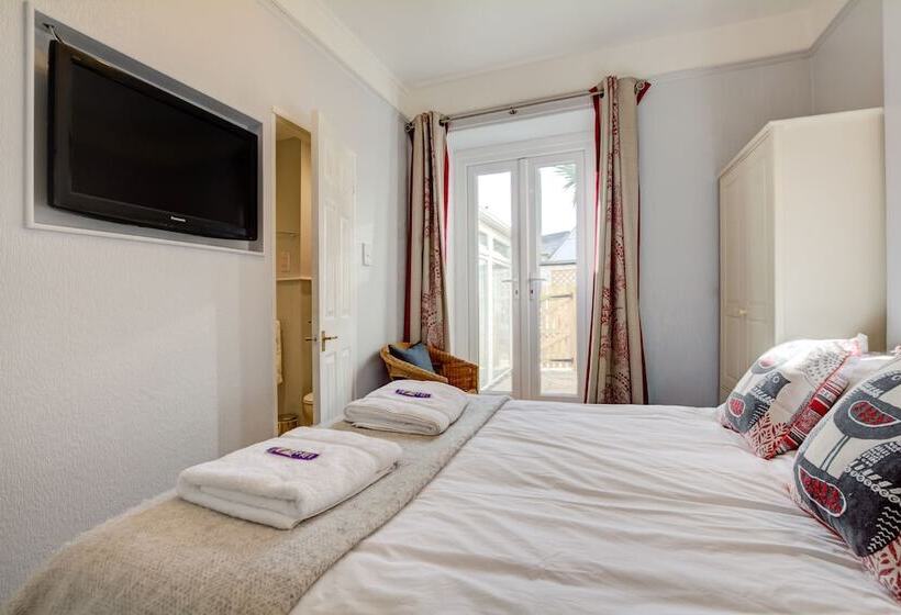 פנסיון Sunrise Guest House