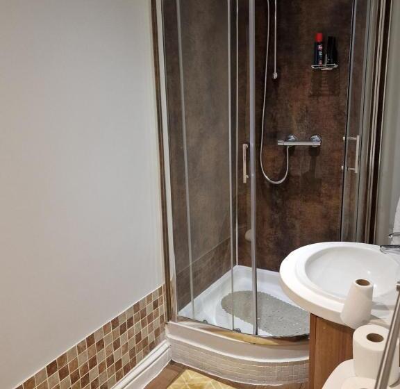 פנסיון Teviotside Travel Inn Ltd