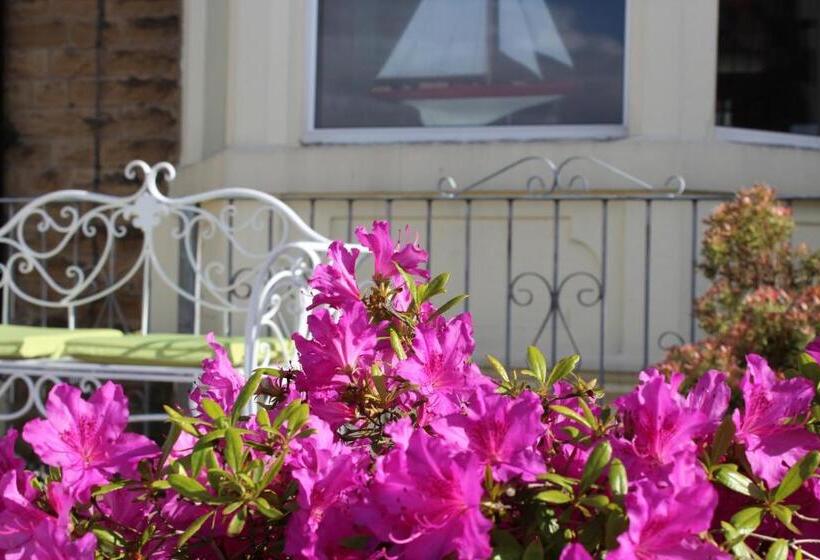 Пансион The Ashley