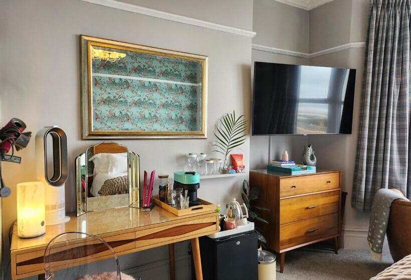 פנסיון The Broadwater Guest House