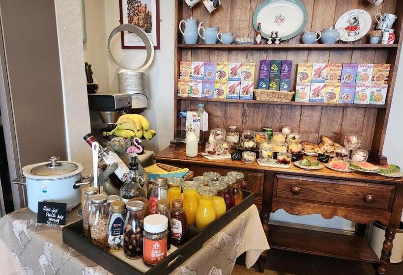 פנסיון The Broadwater Guest House