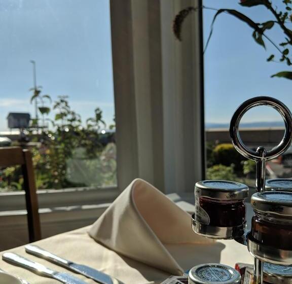 פנסיון The Broadwater Guest House