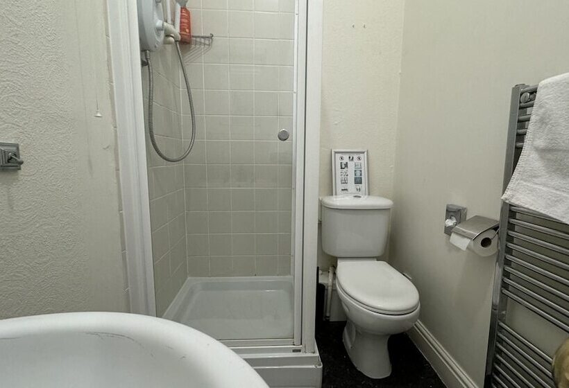 膳宿费 The Cricketers Inn