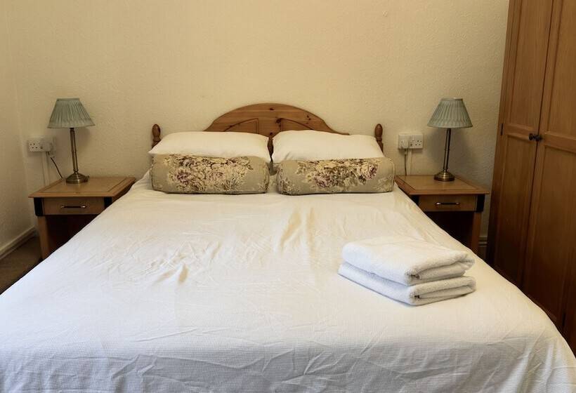 膳宿费 The Cricketers Inn