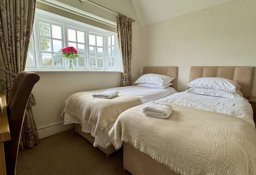 膳宿费 The Cricketers Inn