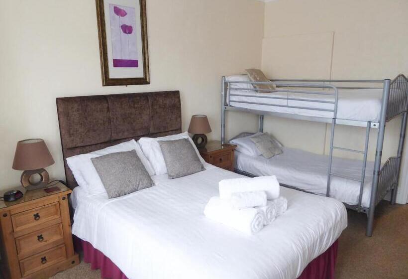 ペンション The Denewood