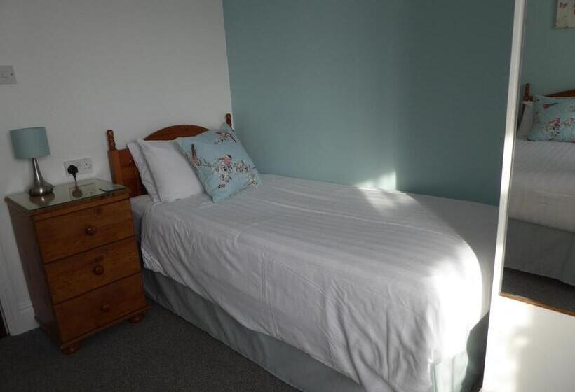 ペンション The Denewood