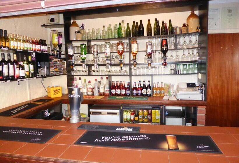 ペンション The Denewood