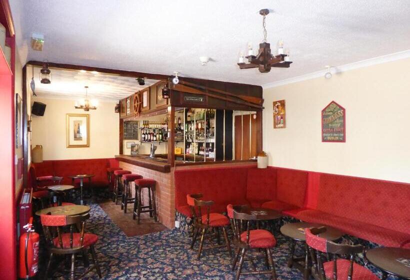 ペンション The Denewood