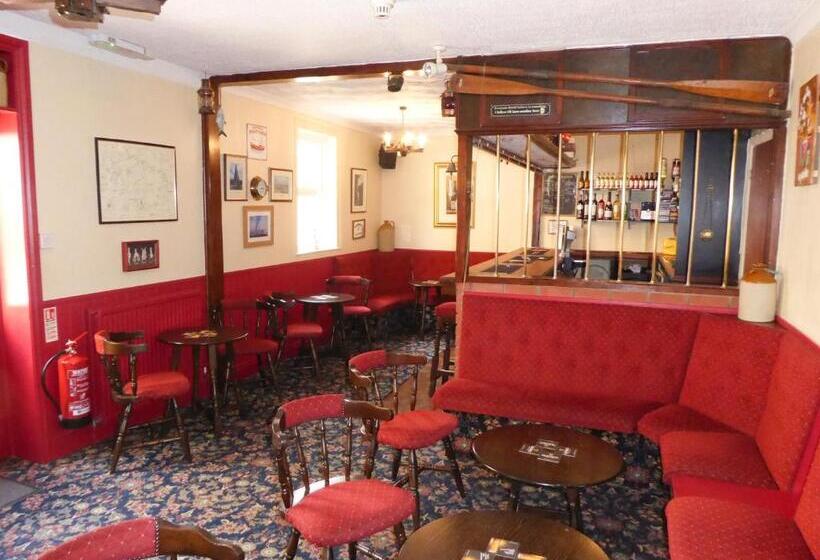 ペンション The Denewood