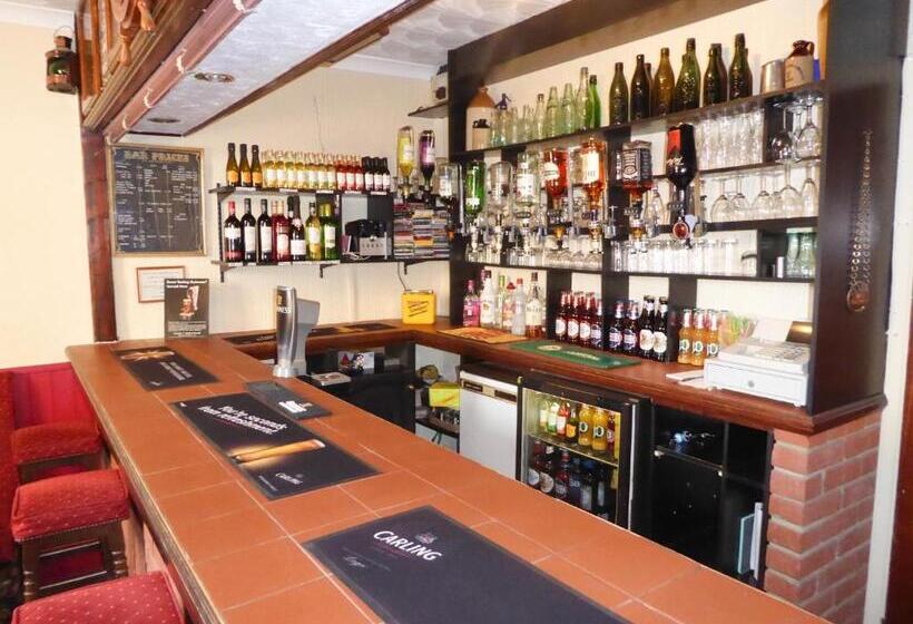 ペンション The Denewood