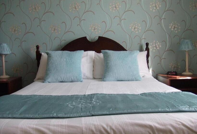 ペンション The Denewood