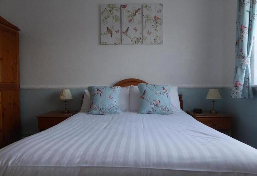 ペンション The Denewood