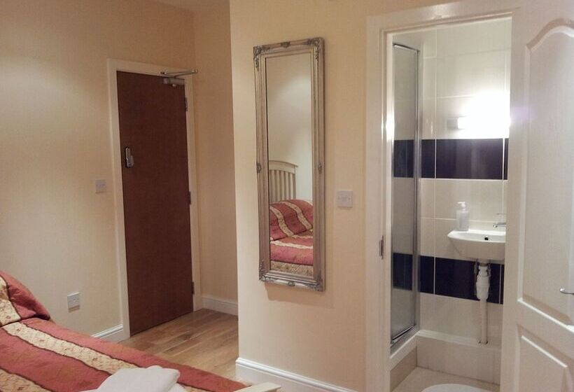 פנסיון The Dharma Lodge