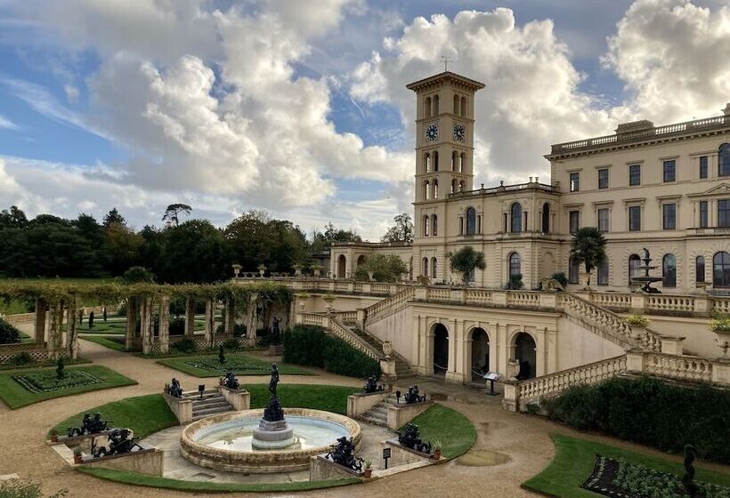 פנסיון The Miclaran Guest House