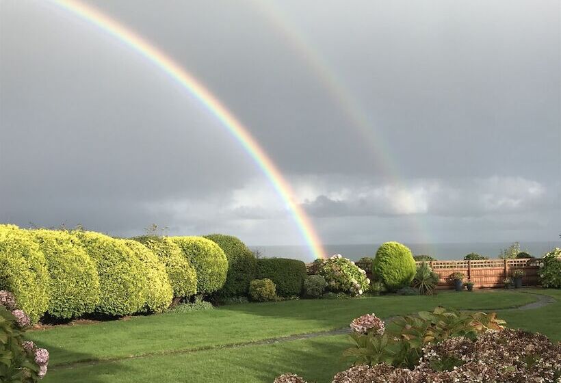 펜션 The Miclaran Guest House