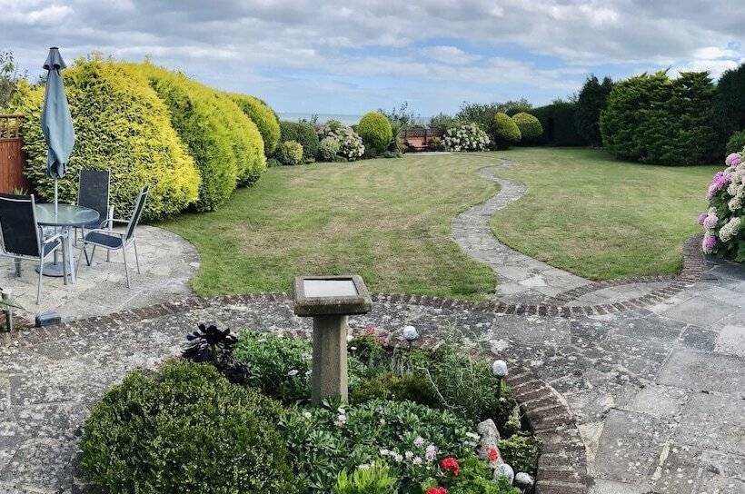 펜션 The Miclaran Guest House