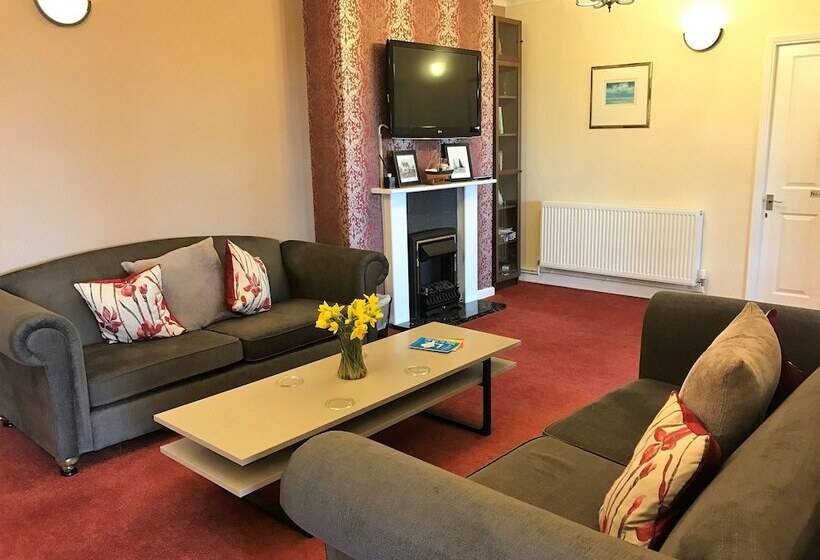 펜션 The Miclaran Guest House