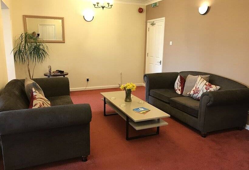 펜션 The Miclaran Guest House