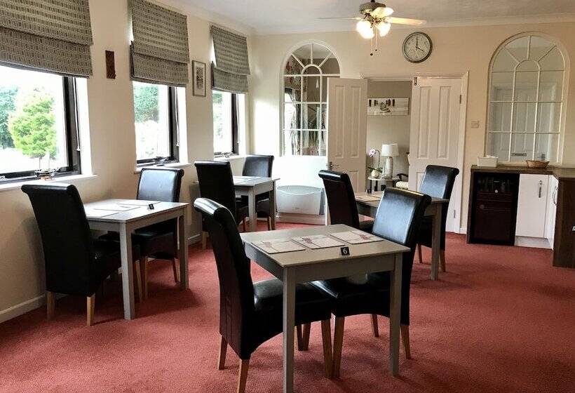 펜션 The Miclaran Guest House