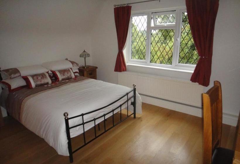 Пансион The Oaks Guest House