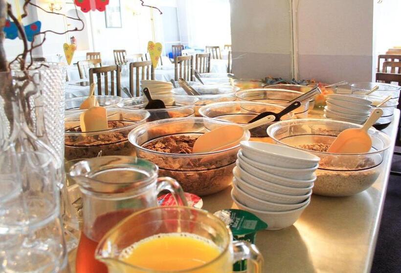 بنسيون The Paragon   Guest Accommodation