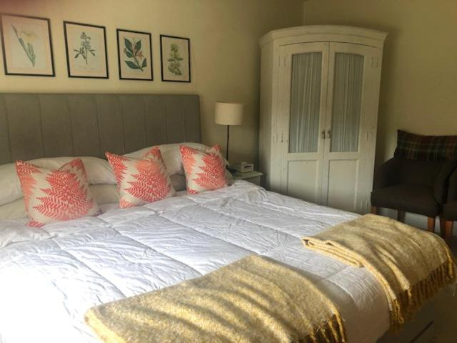 بنسيون Wartling Place Country House